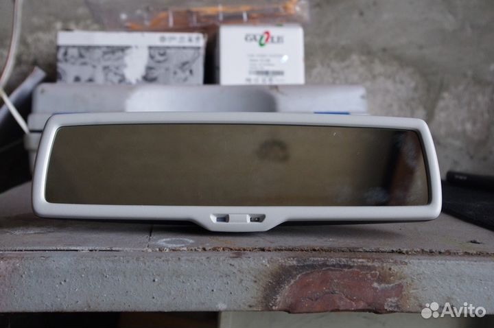 Салонное зеркало с авто затемнением