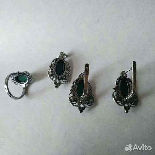 Комплект с малахитом