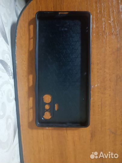 Чехол для redmi к40 новый в отличном состаяние