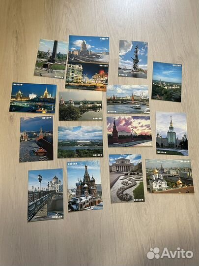 16 плотных открыток, посвященных Москве
