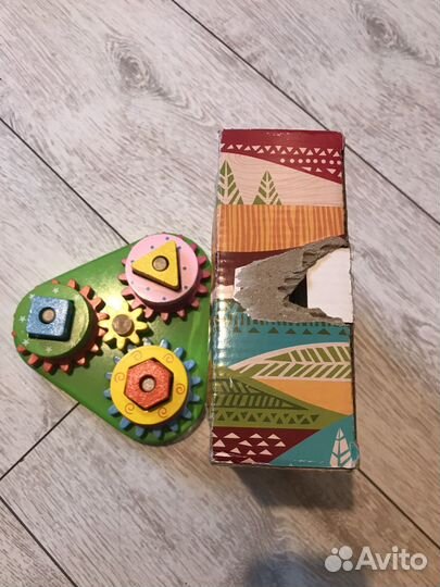 Бизиборд, сортер - пирамидка из дерева