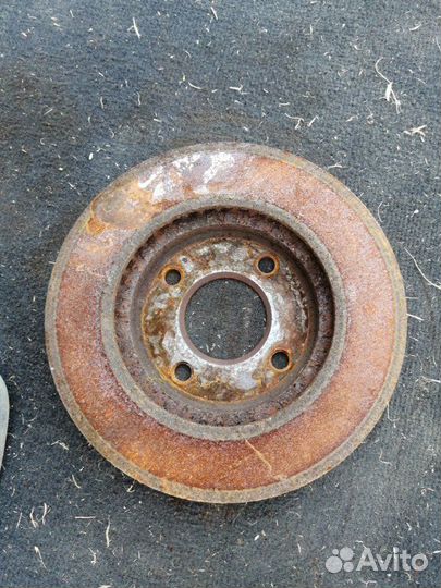 Тормозной диск передний Nissan Cube Z11