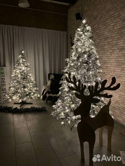 Елка со встроенной подсветкой