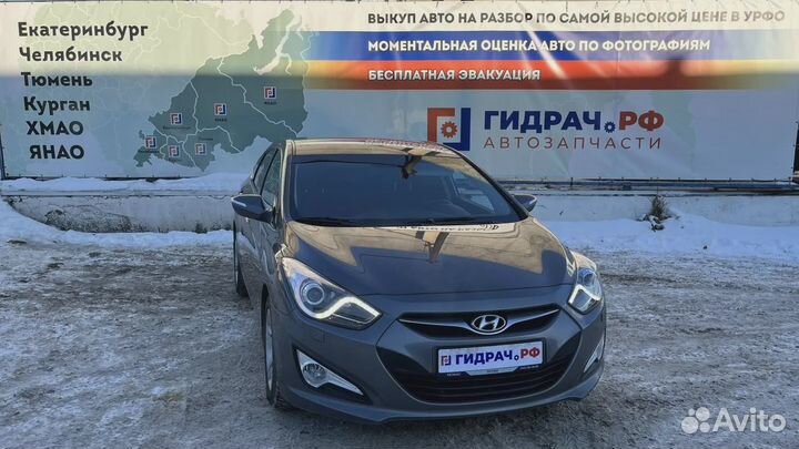 Уплотнитель стекла задний левый Hyundai i40 (VF) 8