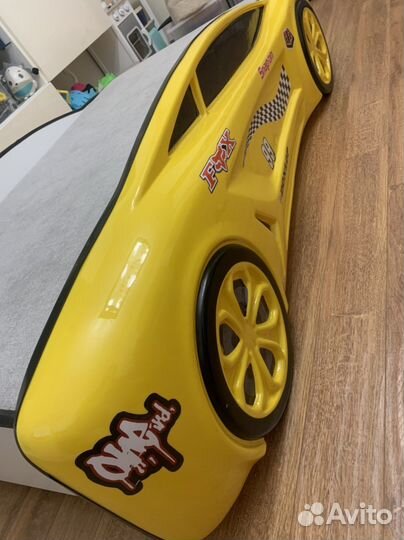 Детская кровать машинка