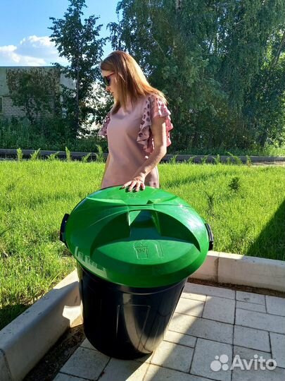 Бак для мусора 110 литров с герметичной крышкой