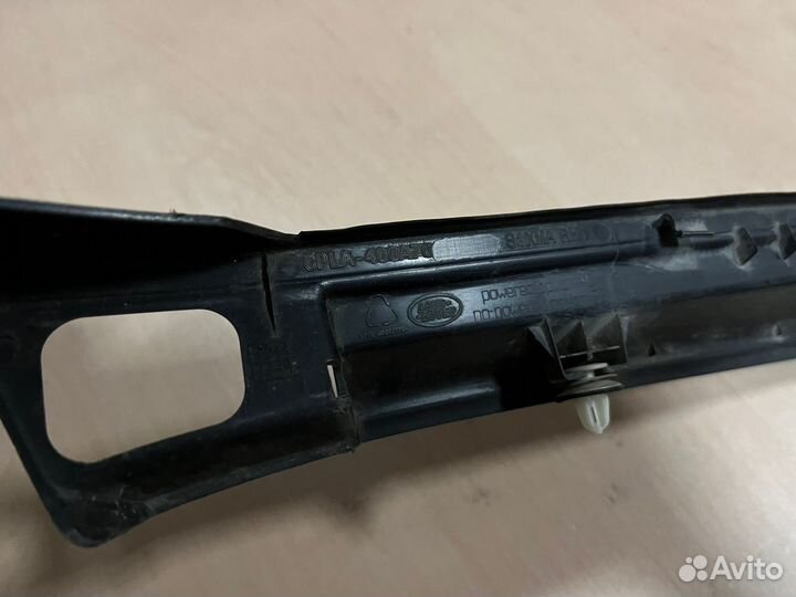 Обшивка двери багажника правая Range Rover