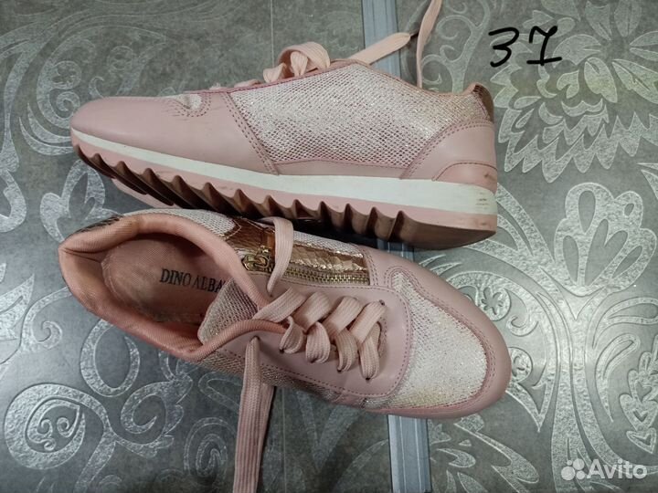 Кроссовки и кеды женские