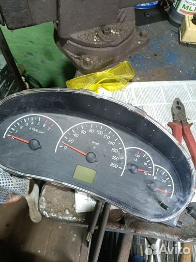 Щиток приборов приора