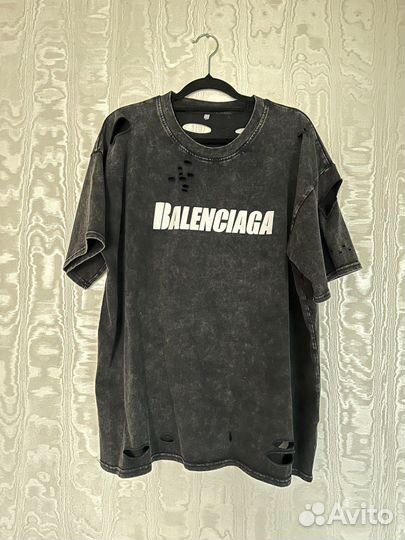 Футболка Balenciaga