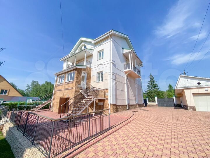 Коттедж 505 м² на участке 25,5 сот.