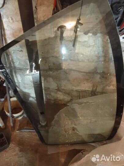 Лобовое стекло на Рено Логан