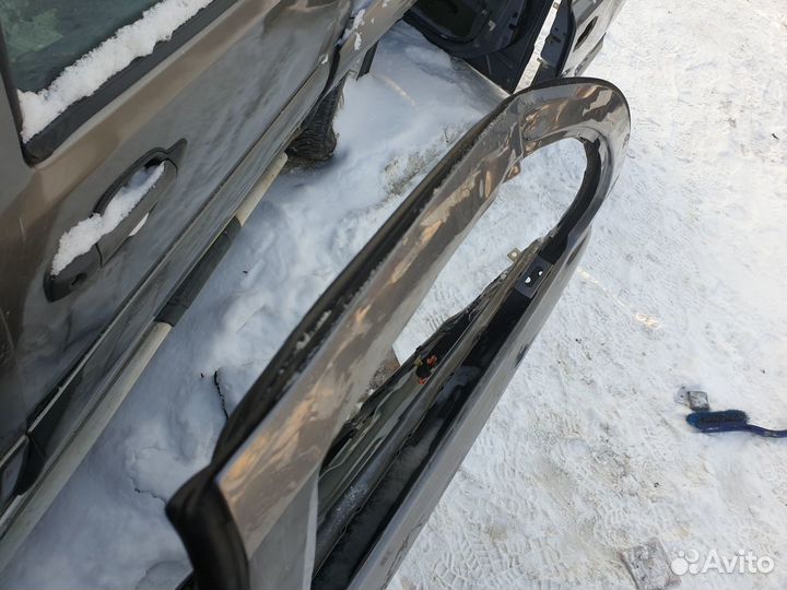 Дверь задняя левая Kia Sorento 1 Соренто