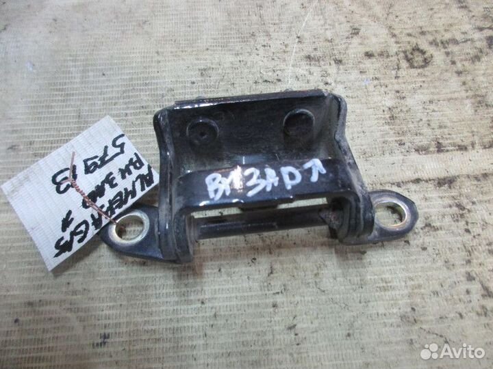 Петля двери задней правой верхняя Nissan Almera (G