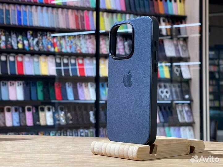 Чехол на iPhone 15 Pro FineWoven