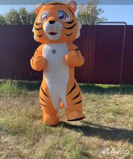 Ростовая кукла поздравит