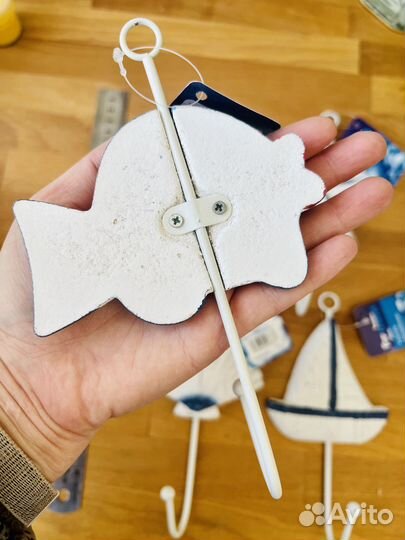 Набор крючков настенных