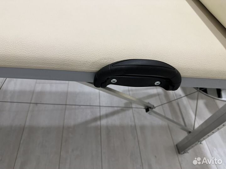 Массажный стол с регулировкой высоты