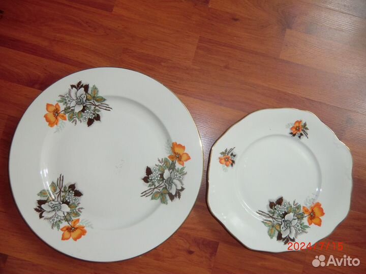 Фарфоровое блюдо