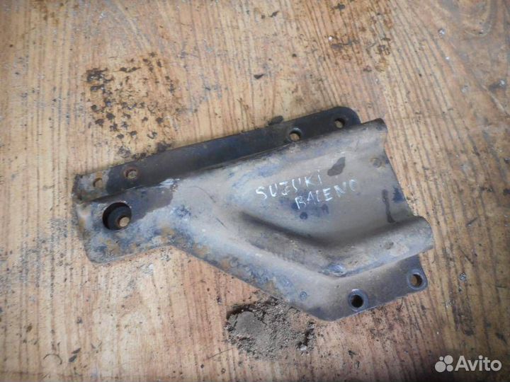 Кронштейн кпп Suzuki Baleno 1995-1998