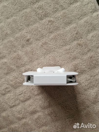 Наушники Apple