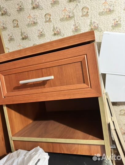Тумба прикроватная
