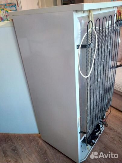 Холодильник бу позис