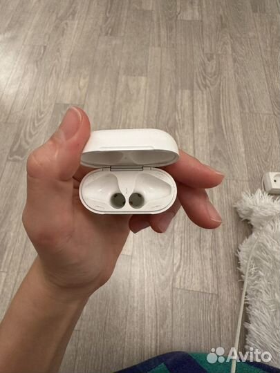 Футляр от наушников Apple AirPods 2