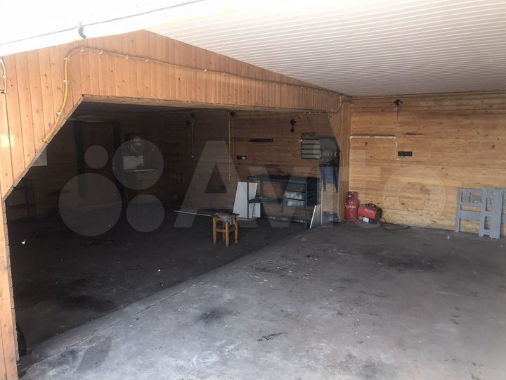 Гараж, > 30 м²