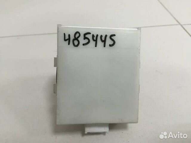 Блок управления центральным замком Toyota Avensis