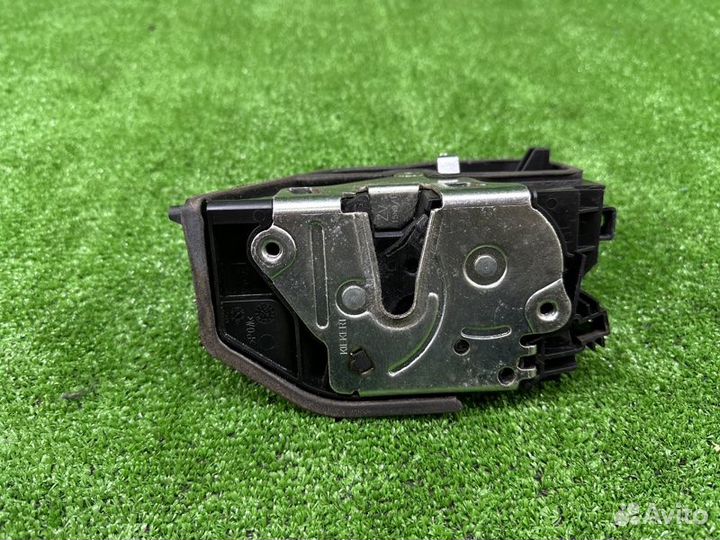 Замок боковой двери передний левый Bmw 535Xi E61