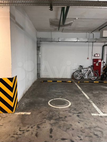 Машиноместо, 14 м²