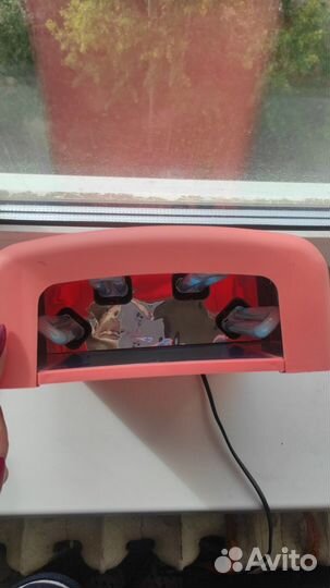 Лампа для ногтей