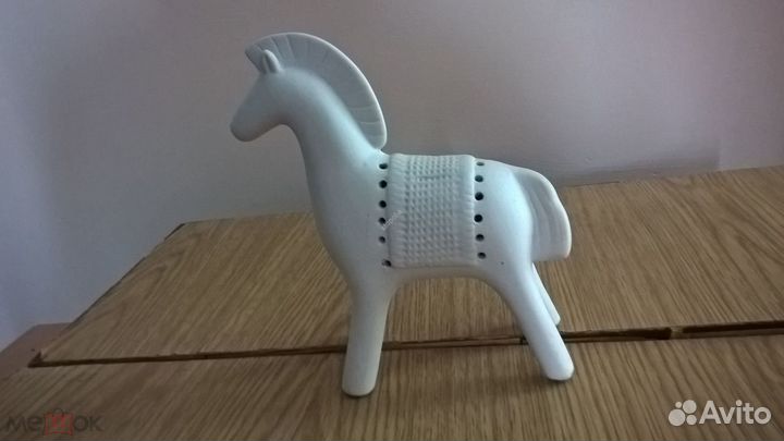 Статуэтки фарфор керамика металл кони лошади