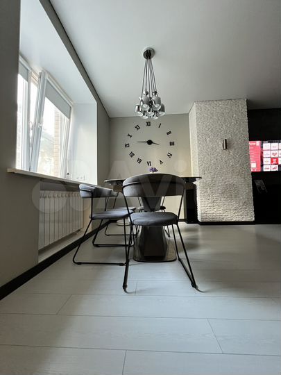 2-к. квартира, 76,3 м², 3/18 эт.