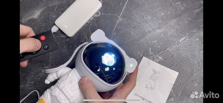 Проектор звездного неба космонавт ночник