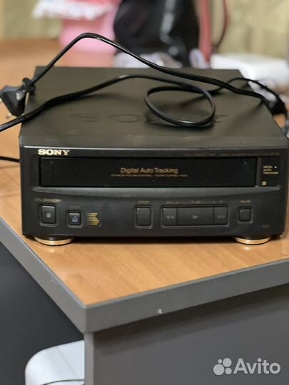 Видеомагнитофон Sony