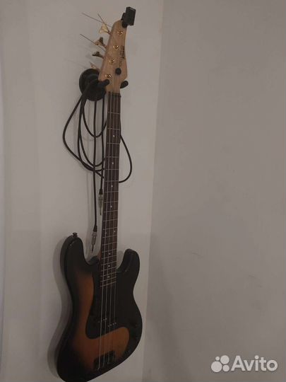 Басс гитара 4 струны Focus 420s Kramer