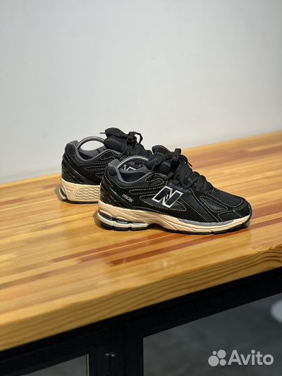 Кроссовки New Balance 1906r