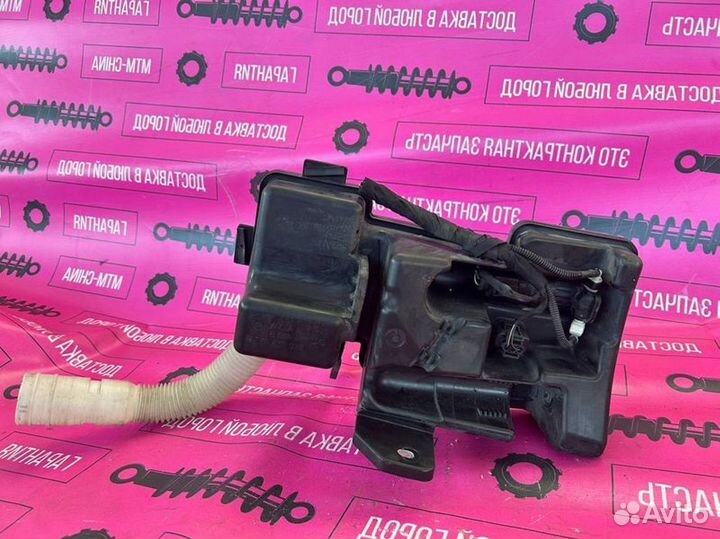 Бачок омывателя Volkswagen Tiguan