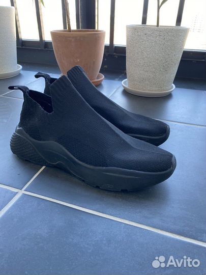 Кроссовки hm