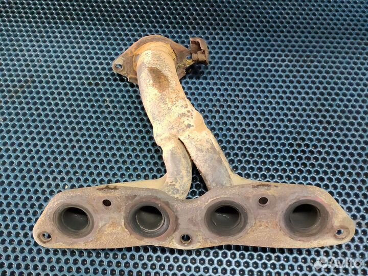 Коллектор выпускной Toyota Yaris Funcargo