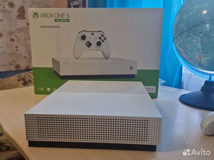 Xbox One s all digital edition 1Tb