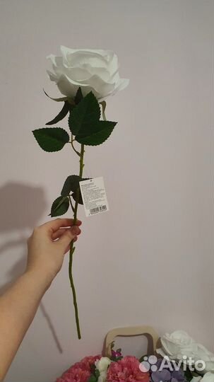 Исскуственные цветы в корзинах