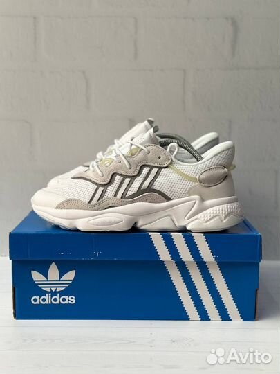 Кроссовки Adidas ozweego