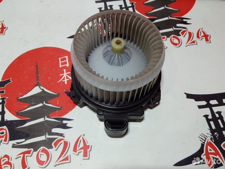 Вентилятор печки Toyota Corolla Axio NZE141 1NZ-FE