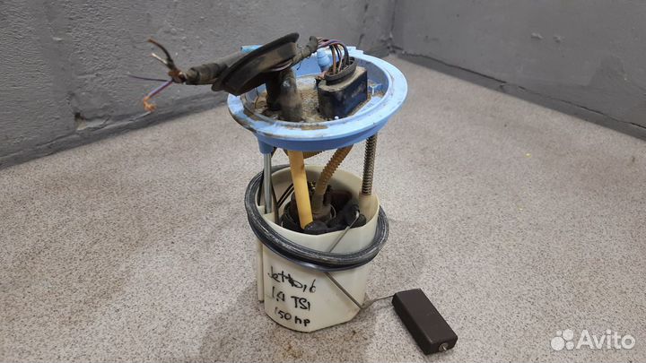 Топливный насос в сборе Skoda Octavia A5 Jetta 6