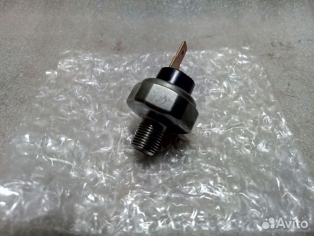 Subaru EJ20 EJ25 - Датчик давления масла новый