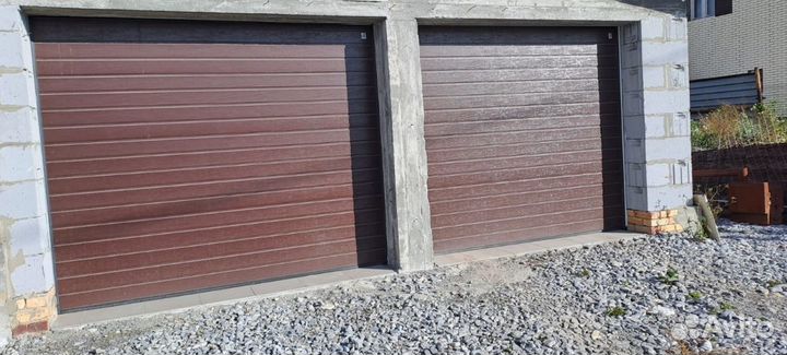 Секционные гаражные ворота Alutech