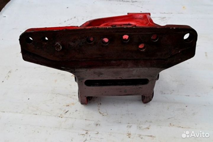 Кронштейн реактивной тяги, переднего моста, левый volvo FH12 1-seeria (01.93-12.02)